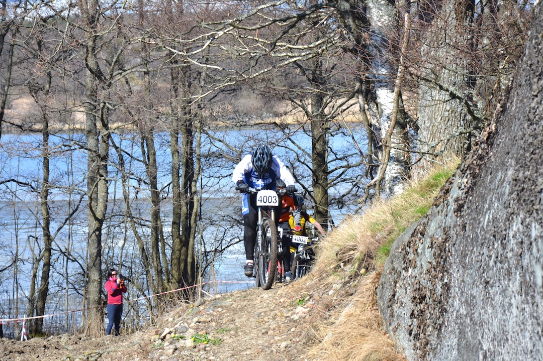 Litt færre høydemeter enn i Norgescupen, men ingen tvil om at det koster likevel. Foto: Nanset Sykkel Høydemeter TeVeBu Cup 1 2016 - Vikerøy - Nanset Sykkel 1400x933