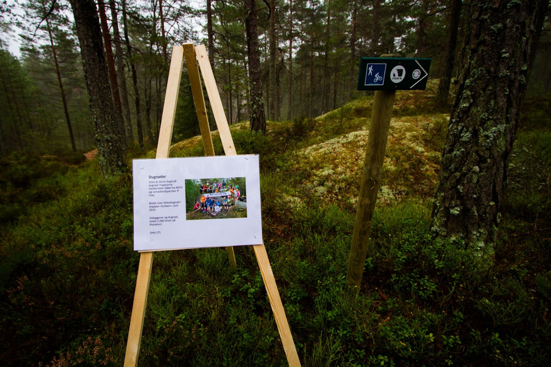 INFOSKILT: I anledning åpningen var det satt ut infoplakater om NOTS-prosjektet. (foto: Snorre Veggan) pioneren-2189a