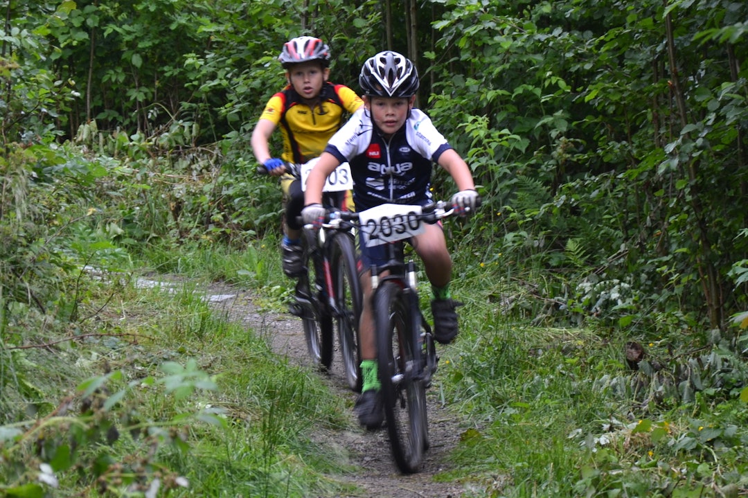Den regionale cupen er først og fremst et viktig rekrutteringstiltak, men det er fritt fram for voksne også. Her fra siste runde før ferien. Foto: Arrangøren TeVeBu Cup no 6 2016 racers - Foto Nanset IL 1400x933