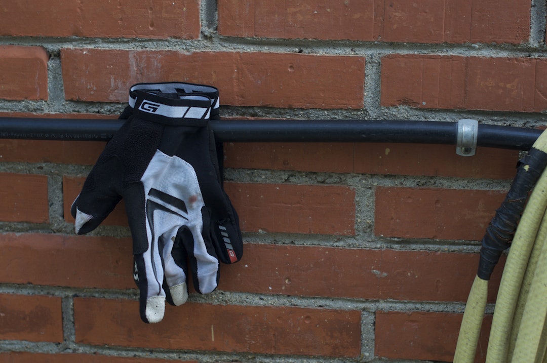 LUFTIGE: Grip Grabs racing hansker er minimale, men solide. LUFTIGE: Grip Grabs racing hansker er minimale, men solide.