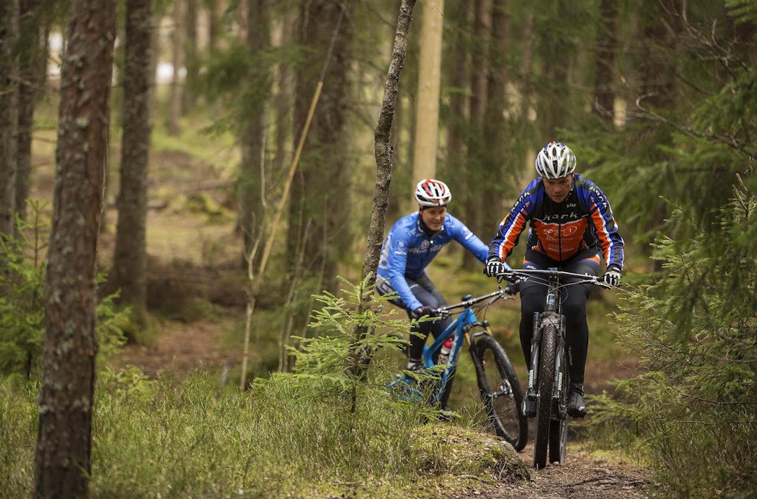 Treningsøktene Henrik Kippernes holder for Team Terrengsykkel er noen av årets store høydepunkt. Her med Tor-Arne Tømte (foran). Foto: Kristoffer Kippernes Tor-Arne Tømte anf Henrik H Kippernes - Foto Kristoffer Kippernes 1400x924