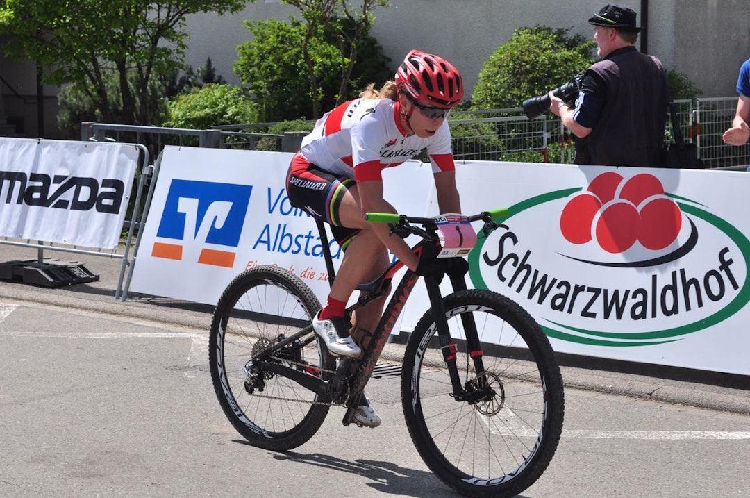 FAVORITT: Danske Annika Langvad leder verdenscupen og vant årets VM. Har hun noe igjen til OL-rittet blir hun vanskelig å slå. Her i aero-stilling ved runding i tet i Albstadt i mai. FAVORITT: Danske Annika Langvad leder verdenscupen og vant årets VM. Har hun noe igjen til OL-rittet blir hun vanskelig å slå. Her i aero-stilling ved runding i tet i Albstadt i mai.