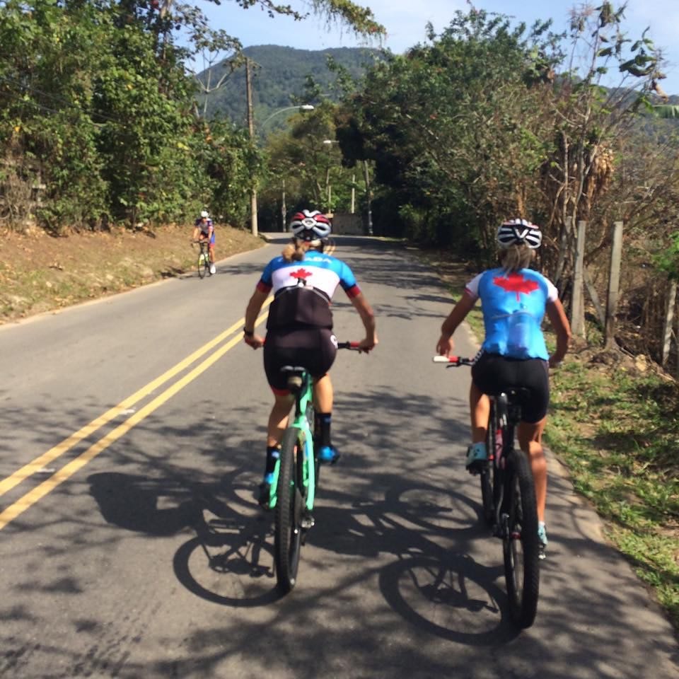 PÅ SAMME LAG: Pendrel og Emily Batty kan hjelpe hverandre under OL-rittet. Kun Canada stiller med to klare medaljekandidater i Rio. PÅ SAMME LAG: Pendrel og Emily Batty kan hjelpe hverandre under OL-rittet. Kun Canada stiller med to klare medaljekandidater i Rio.