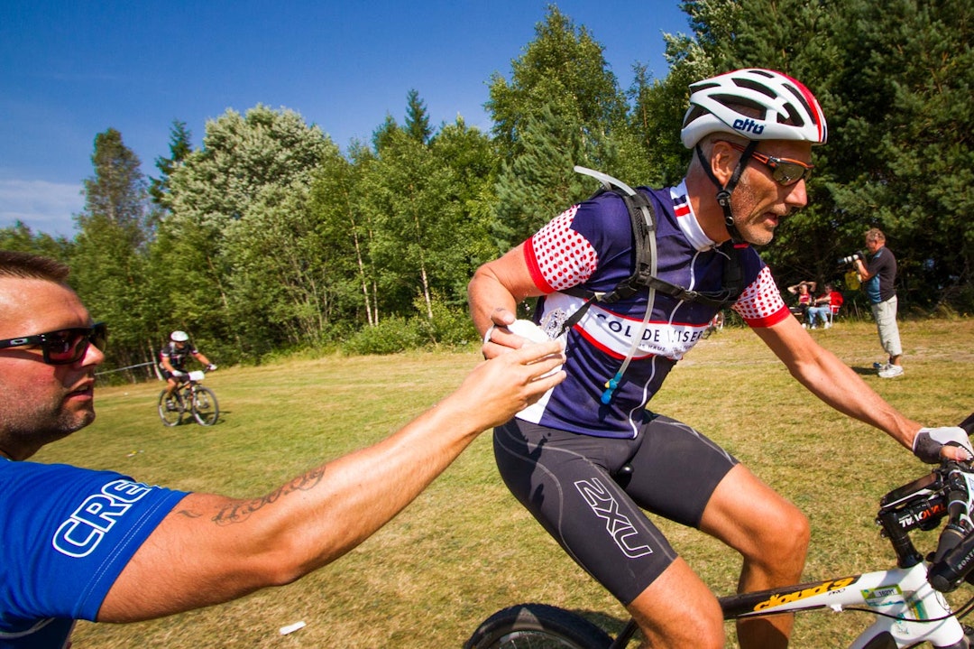 FRIVILLIG INNSATS: På Grenserittet ble jeg imponert over innsatsen til de frivillige. Med alltid et smil på lur og en 100% innsats for å sørge for en topp opplevelse for rytterne. (foto: Snorre Veggan) grenserittet-4291a