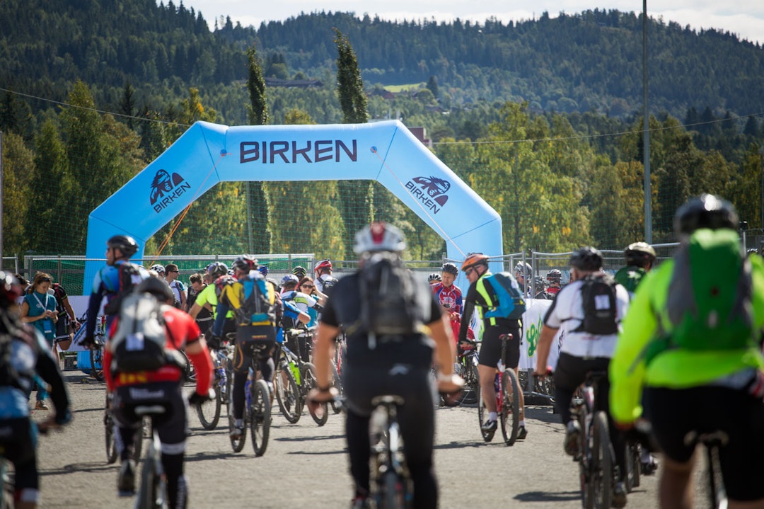 FORTSATT POPULÆRT: Selv om startnummerne ikke blir like raskt utsolgt som tidligere, så er Birken fortsatt populært. Fredagsbirken passer bra for de som ønsker en roligere tur over fjellet. (foto: Snorre Veggan) birken2014-0261a