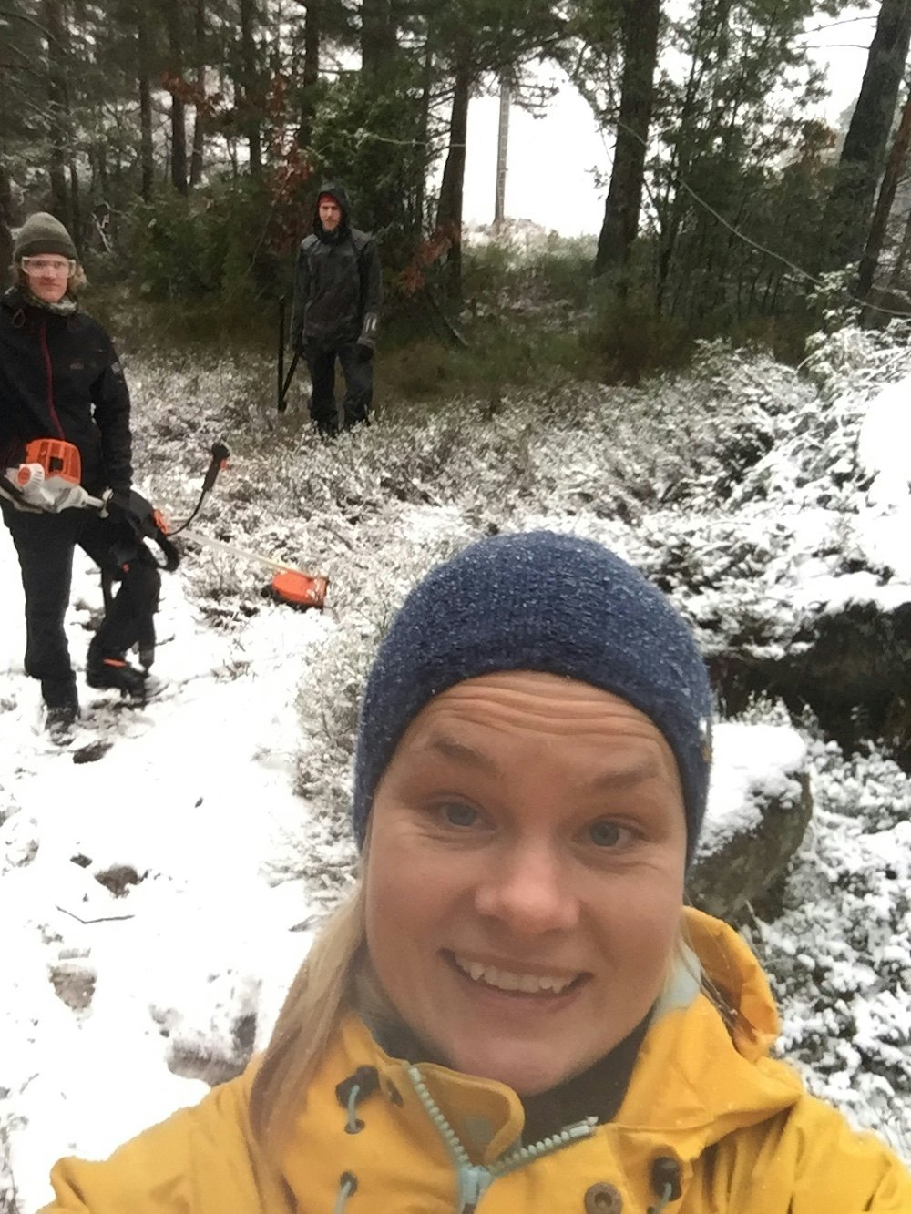 vDugnadsgjengen i Kristiansand Sykkelpark er i gang med vårens prosjekter. Foto: Hilde Sangesland Strædet Strædet - Tveitbakken Mar 2017 - selfie