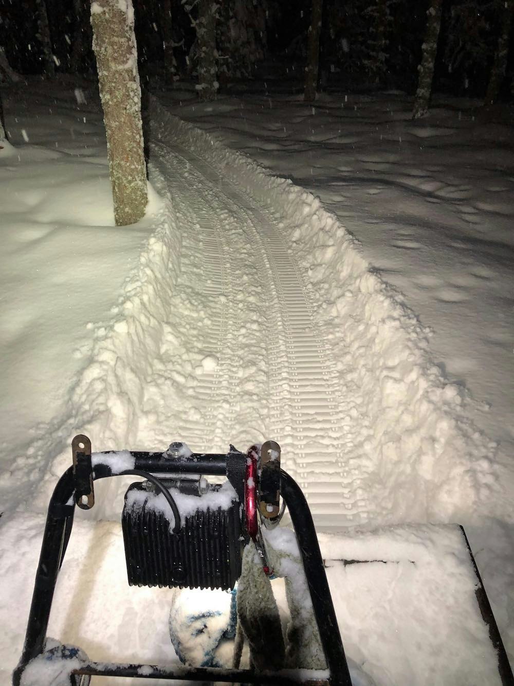 Slik ser de skuterkjørte stiene ut. Foto: Tom Ruud Fatbike trail prep Lillehammer Dec 28-17 Foto Tom Ruud 1000x1333