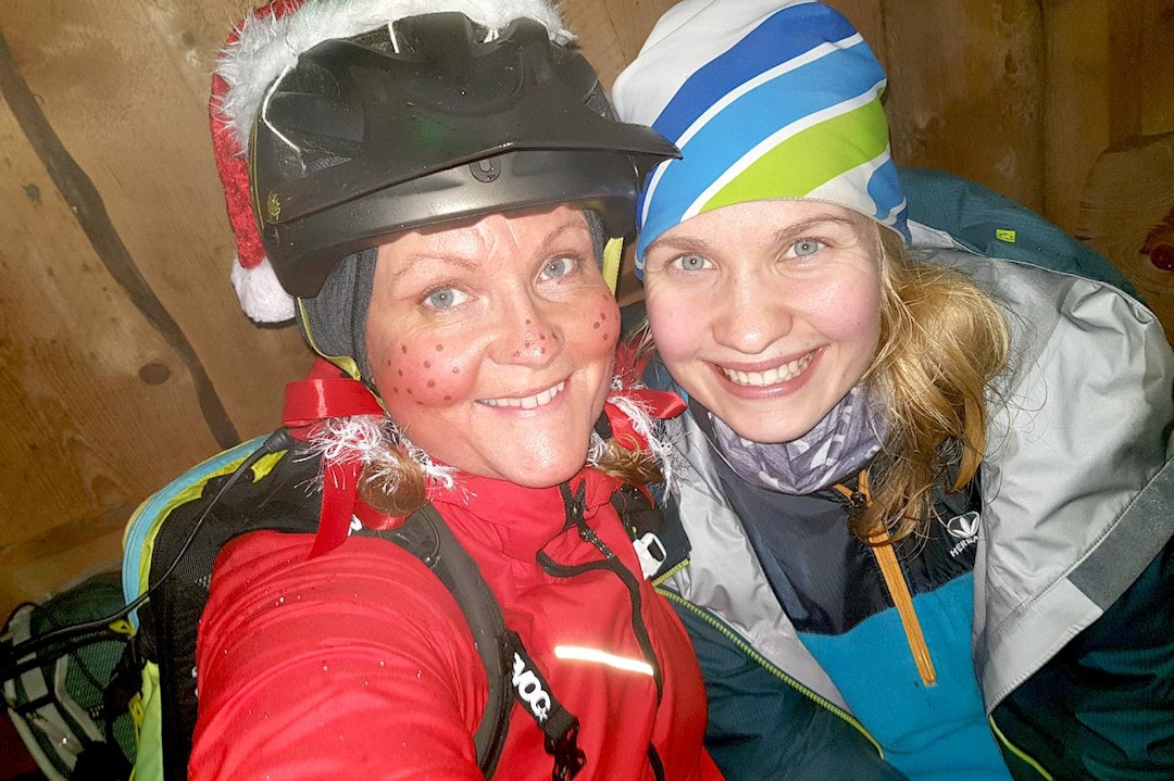 Hanne Holmstrøm Karlsen og Henriette Korbi. Foto: Hanne Holmstrøm Karlsen Nissetur 2017 - Hanne Holmstrøm Karlsen - Henriette Korbi - Foto: Hanne Holmstrøm Karlsen 1400x933