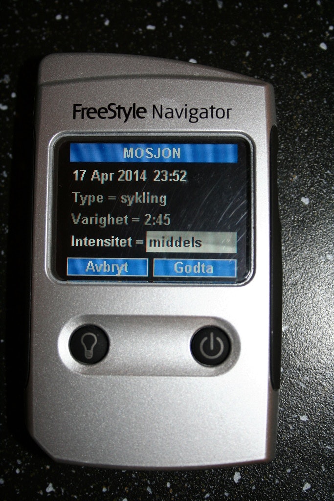 Trening som f.eks. løping, sykling eller annen fysisk aktivitet kan legges inn og får et symbol i grafen. 019