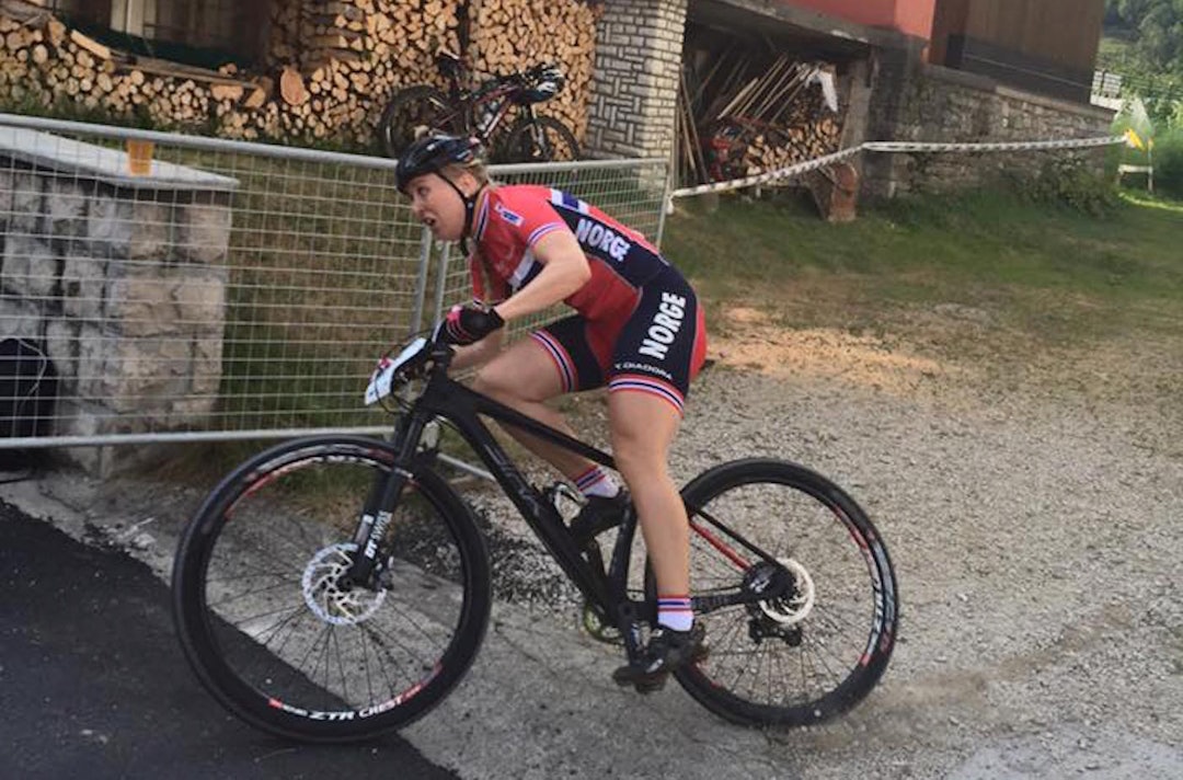 Ingrid Sofie Bøe Jacobsen fikk den sureste fjerdeplassen i manns minne da hun veltet i EM-finalen. Foto: NCF Ingrid Sofie Bøe Jacobsen - EM Sprint 2015 - Foto NCF