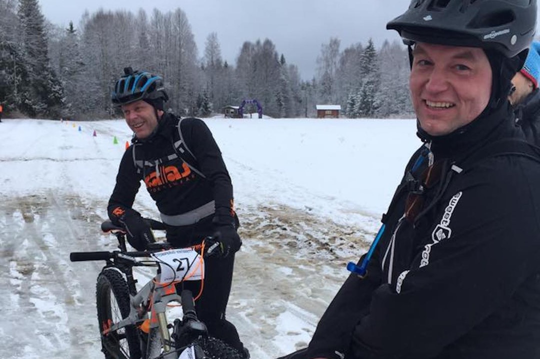 Bjørn Holmsen (27) og Tor Vegard Døhlen (28) utveksler ritterfaringer fra første utgave av Stomperud vinterritt. Foto: Bingsfoss SK Bjørn Holmsen 27 - Tor Vegard Døhlen 28 - Bingsfoss SK 1400x933