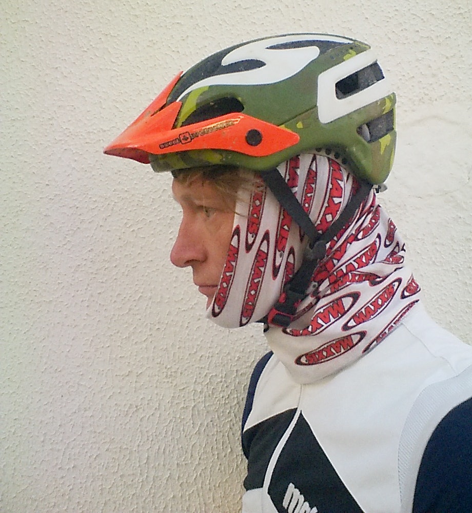 KYSE: Med en hel Buff er det vanskelig å dekke både panne og hake tilfredstillende. I tillegg ser det snodig ut. KYSE: Med en hel Buff er det vanskelig å dekke både panne og hake tilfredstillende. I tillegg ser det snodig ut.