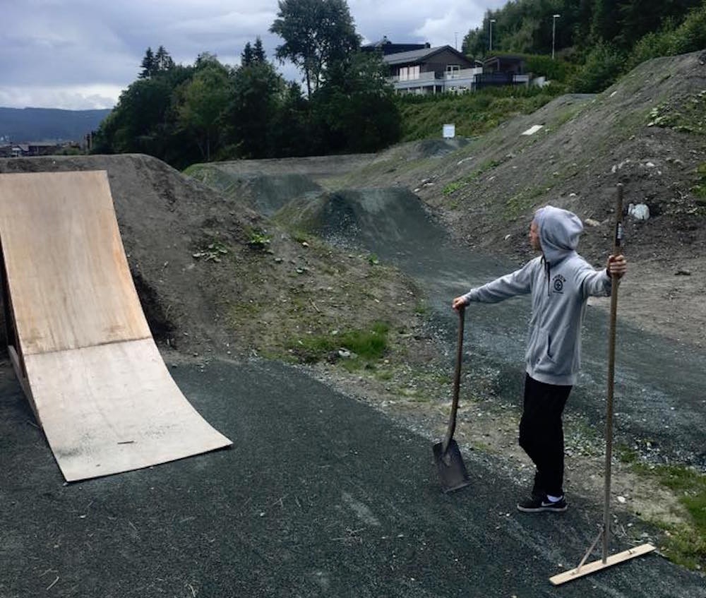 Adrian Tell kommer til åpningsfesten 17. september og har også bidratt på dugnad med parkprosjektet. Foto: Havstad Sykkelpark Adrian Tell - Havstad Sykkelpark 1000x848