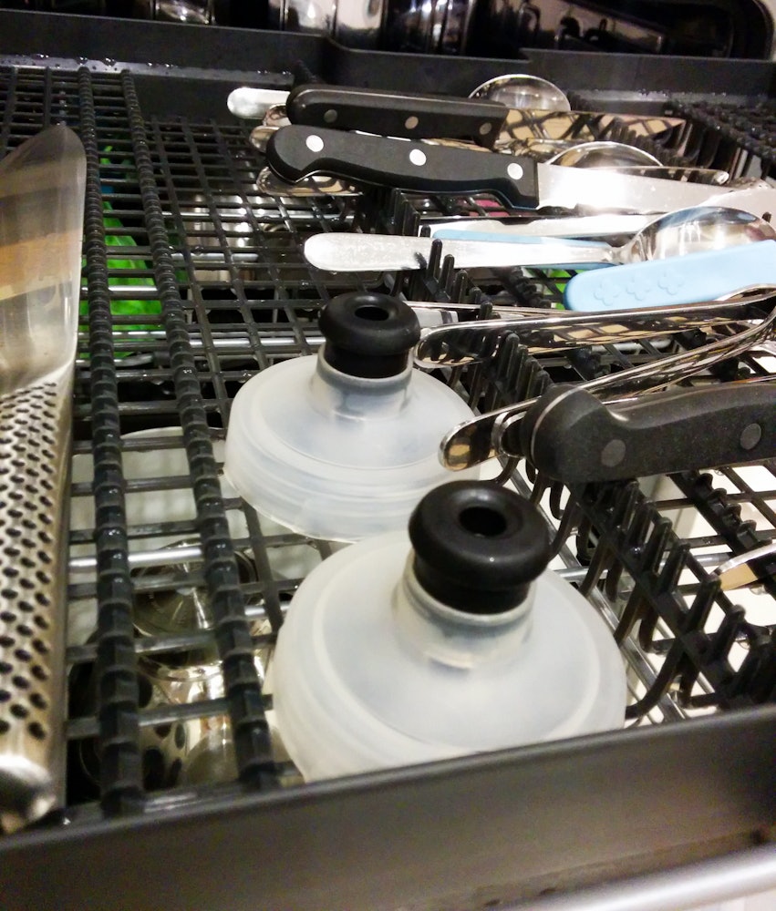 POP TOPPEN: Åpne drikketuten før vask for en fullstendig ren følelse. POP TOPPEN: Åpne drikketuten før vask for en fullstendig ren følelse.