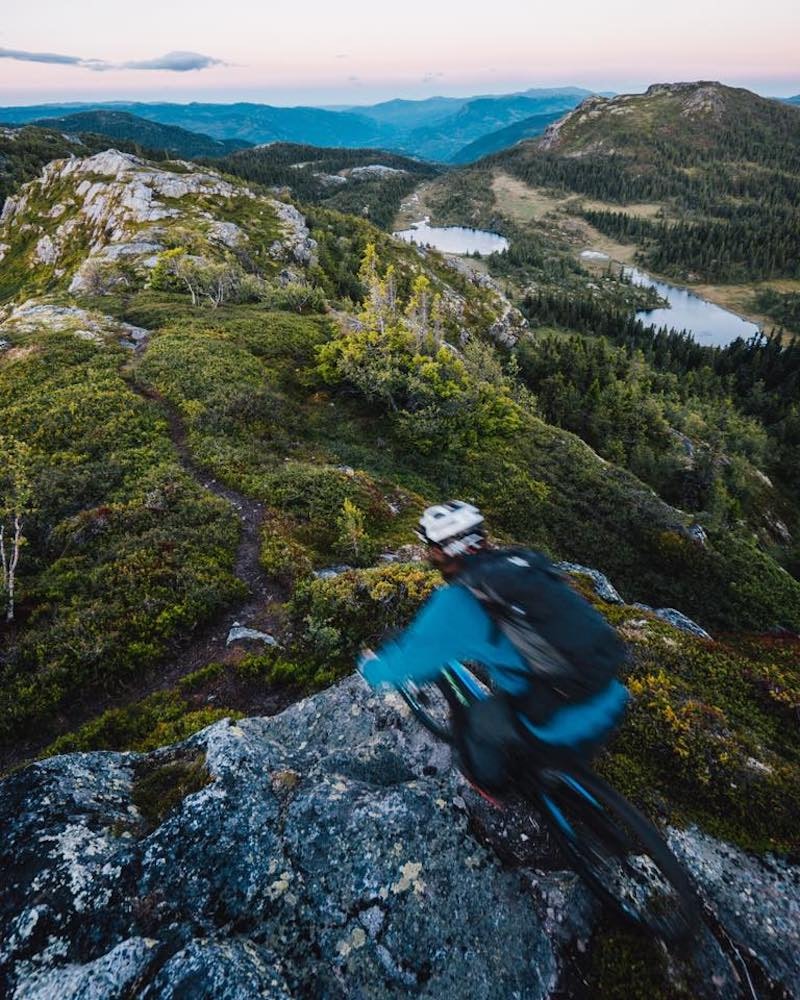 Utsikten i den nye løypa blir upåklagelig. Løypa skal også bli familievennlig og kunne brukes både oppover og nedover. Foto: Brynjar Tvedt Nesfjella til Sentrum høst 2017 1 - Brynjar Tvedt 800x1000