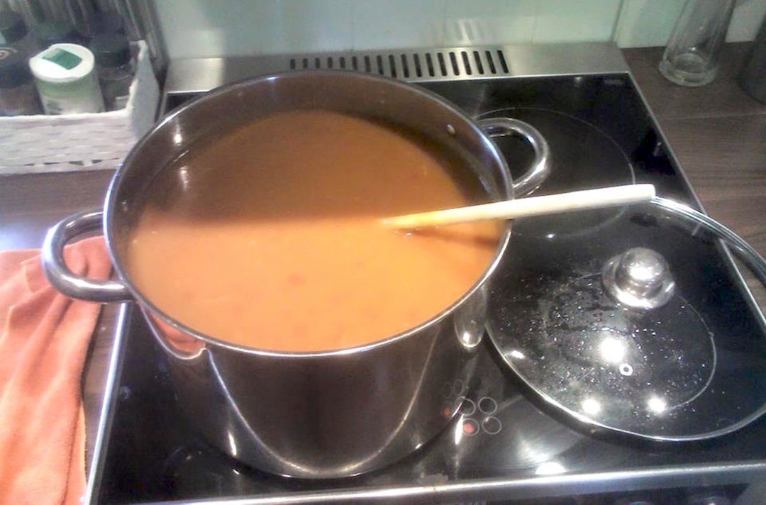 Linsesuppa i Cognacrittet har blitt viden kjent i sykkelmiljøet. Foto: Arrangøren Rittsuppe - Cognacrittet 2015 1400x924