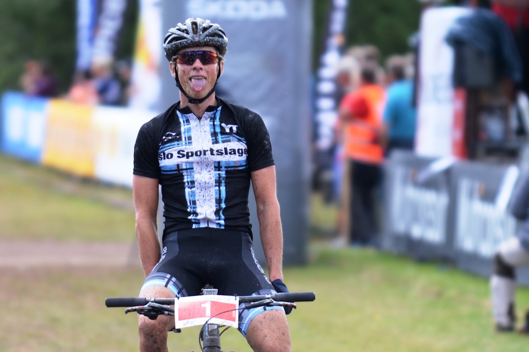 Carl Fredrik Hagen vant NM maraton 2016. Foto: Kent Murdoch CFH finish 1400x933