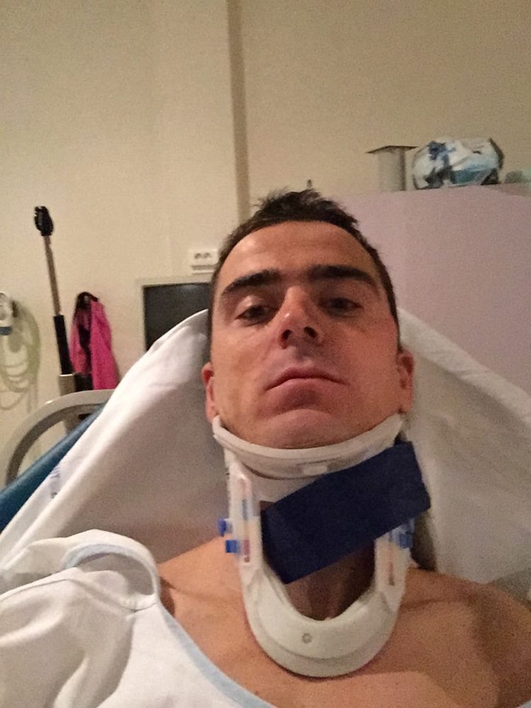 KRAGEBEINSBRUDD: Man kunne frykte verre etter det heftige fallet, men et komplisert kragebeinsbrudd er ille nok. KRAGEBEINSBRUDD: Man kunne frykte verre etter det heftige fallet, men et komplisert kragebeinsbrudd er ille nok.