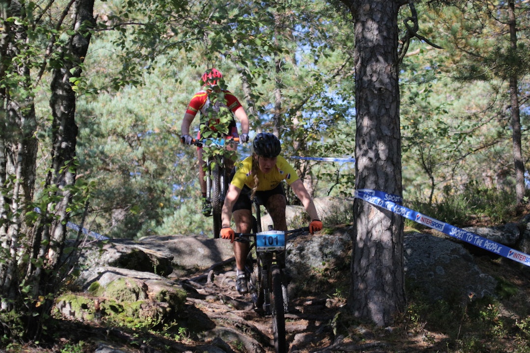 Ingrid Sofie Bøe Jacobsen ledet fra start til mål, her med Elisabeth Sveum på nakken. Foto: Bengt Ove Sinnes Ingrid Sofie Bøe Jacobsen - Elisabeth Sveum Foto Bengt Ove Sinnes 1400x933