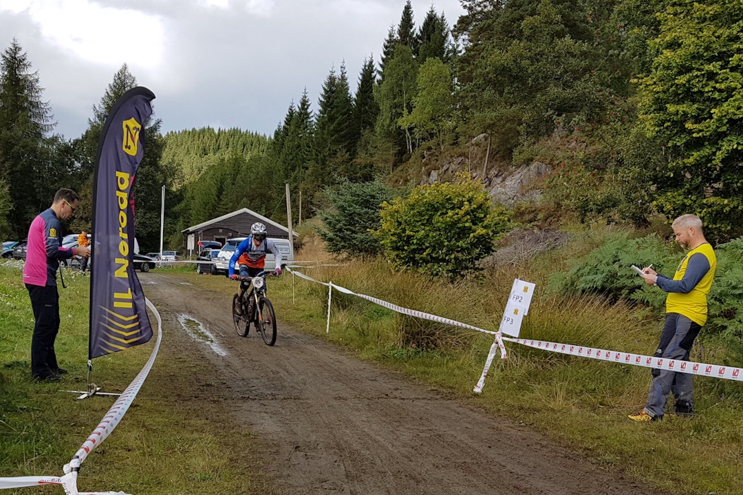 Målgang på fartsetappe i Frei Enduro 2016. Foto: Preben Nøkleby Frei Enduro Preben Nøkleby 1400x933