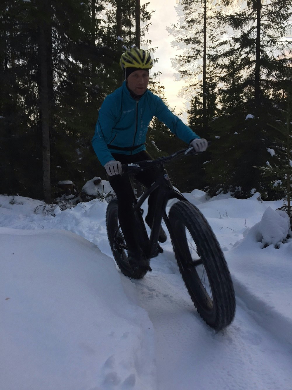 På Fagernes var det tråkket en mil med fatbikestier for Global Fatbike Day. Foto: Ole Christian Nymoen Global Fatbike Day Fagernes 2017 - Ole Christian Nymoen 1000x