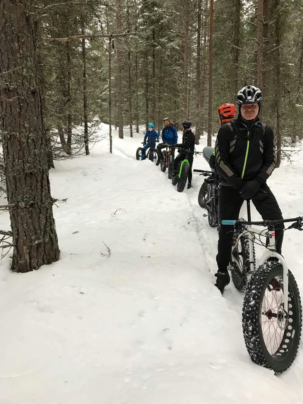 Fin-fine fatbikeforhold i skogen på Lillehammer. Foto: Tom Ruud Global Fatbike day 2017 - Lillehammer - Tom Ruud 1000x