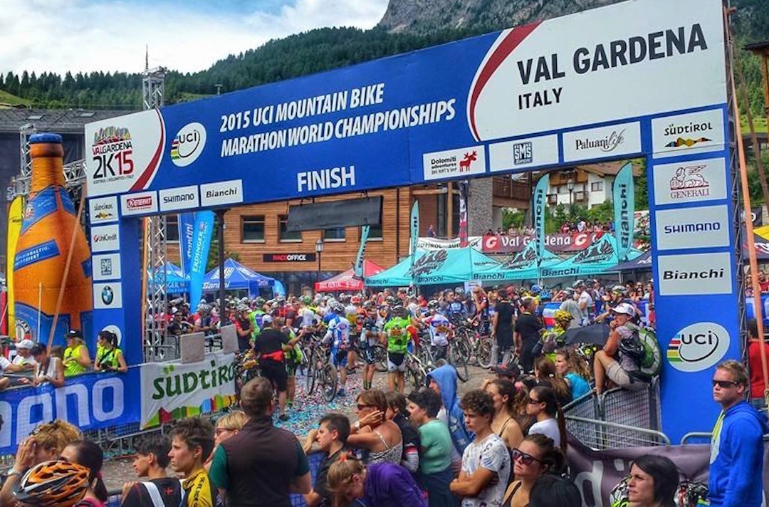 Sellaronda Hero trekker 4000 deltakere. Det regner ikke Furusjøen Rundt rittet med å kunne matche, men arrangøren lover god stemning til de som kommer. Foto: Sellaronda Hero Sellaronda Hero 2015 - Foto Arrangøren 1400x924