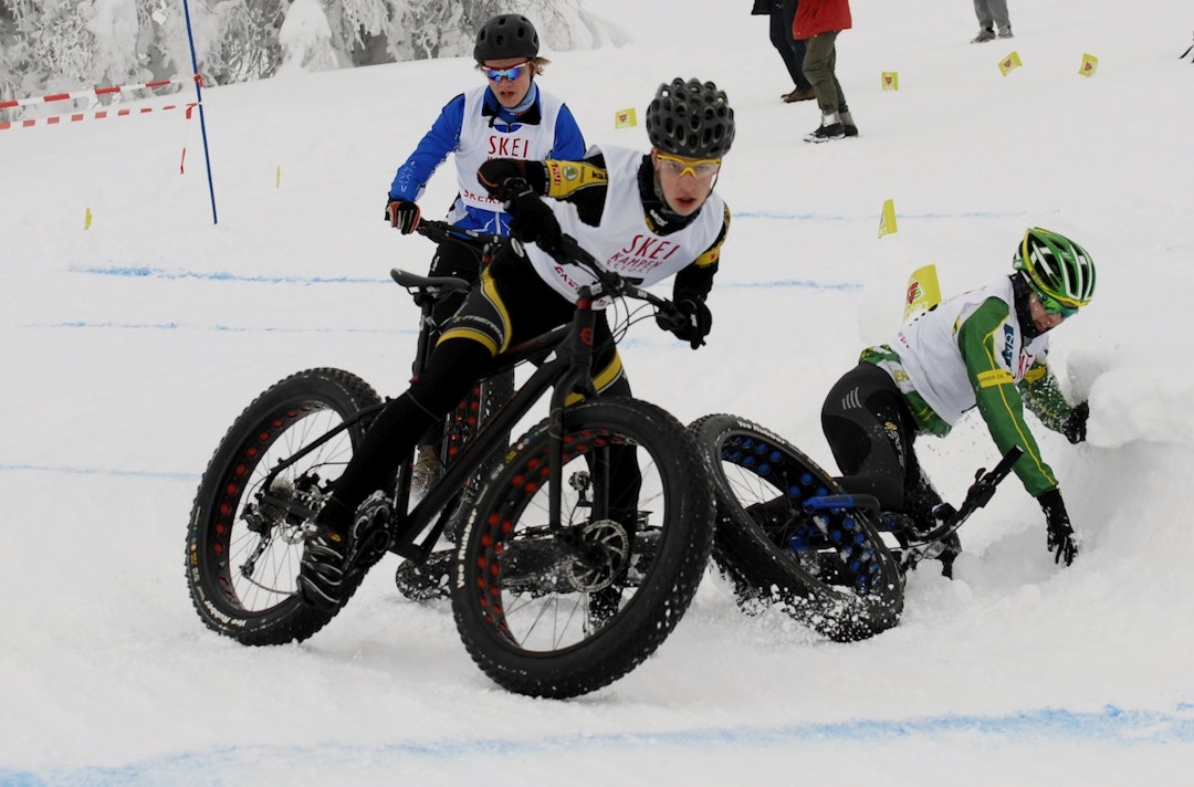 ACTION: Under Skeikampen Fatbike Challenge ble det mange tette oppgjør, og heat-formatet gjør finalene ekstra spennende. Foto: Kent Murdoch Skeikampen Fatbike Crash Kent Murdoch 1400x924