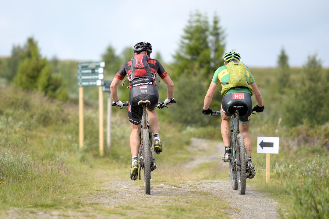 Det var ikke mange punkter i løypa som var merket, men ved Gomobu fikk Odd Peder Wang-Norderud og Lars Ragnar Manengen litt hjelp med navigeringen. Odd Peder Wang Norderud - Lars Ragnar Manengen - Gomobu 1400x933