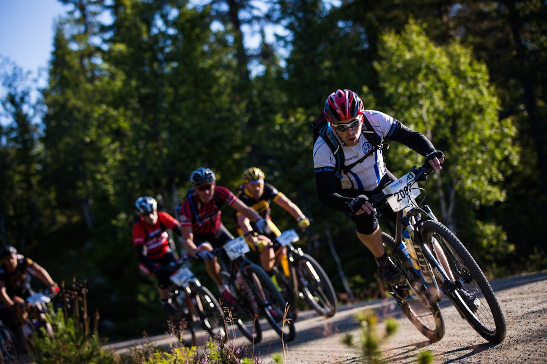 FOKUS: De fleste lever i sin egen lille boble, fullt fokusert på å finne ut hvordan sekunder kan spares gjennom optimale linjer. (foto: Snorre Veggan) kampen_om_klokka_birken2015-0738a