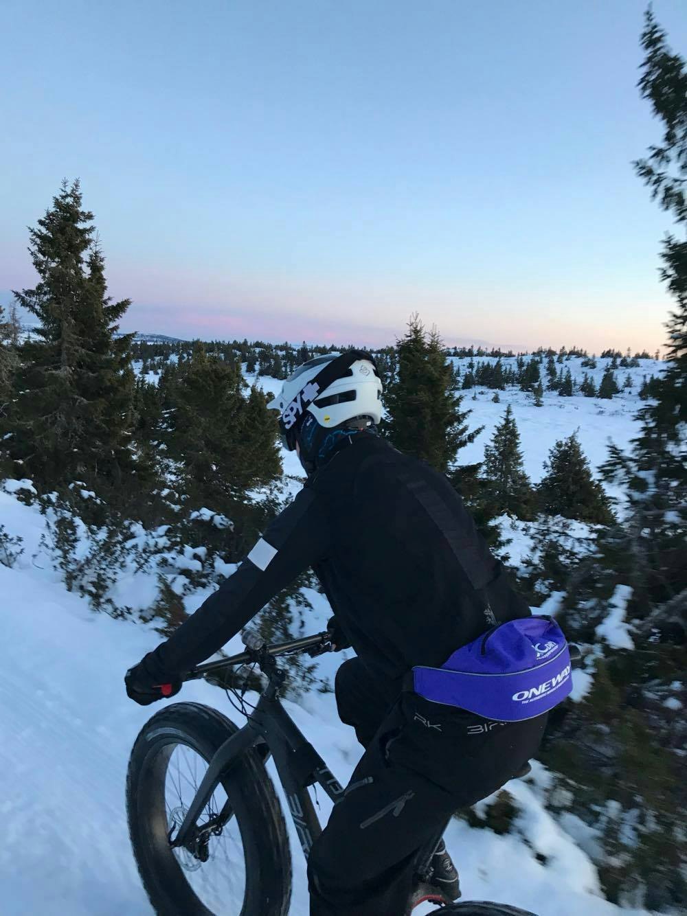 Fint driv innover fjellet. Foto: Tom Ruud Lillehammer fatbike kickoff Nov 11-17 - Sjusjøen 3 - Foto Tom Ruud 1000x