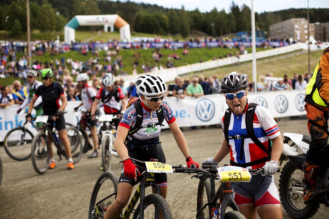 MISFORNØYD: Hildegunn Hovdenak (t.h.) la ikke skjul på at hun ikke var spesielt fornøyd med resultatet i Birkebeinerrittet. Her sammen med Borghild Løvset. (foto: Kristoffer H. Kippernes) _C2A2108