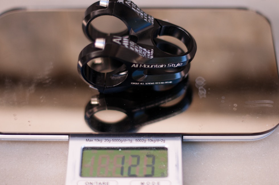 LETT: 123 gram er ganske så lett for en stem laget for enduro og hard stisykling. LETT: 123 gram er ganske så lett for en stem laget for enduro og hard stisykling.