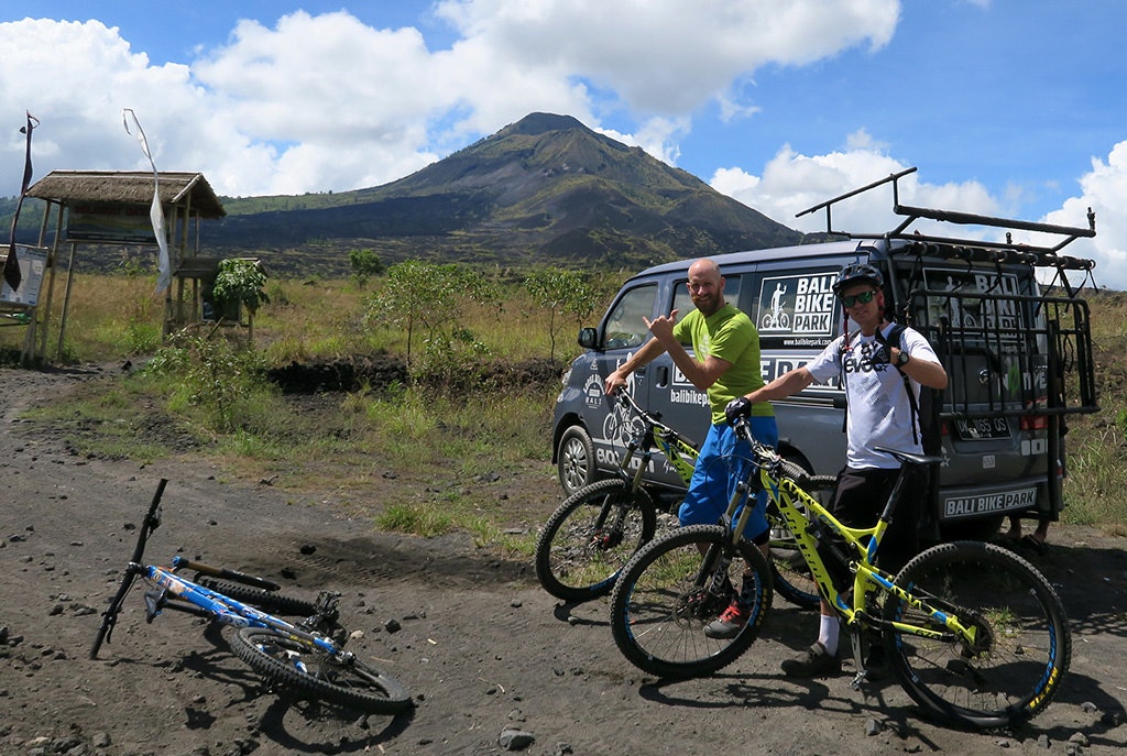 20160711054032-Are-og-Espen-foran-BBP-bilen-BlackSands-1024x 20160711054032-Are-og-Espen-foran-BBP-bilen-BlackSands-1024x