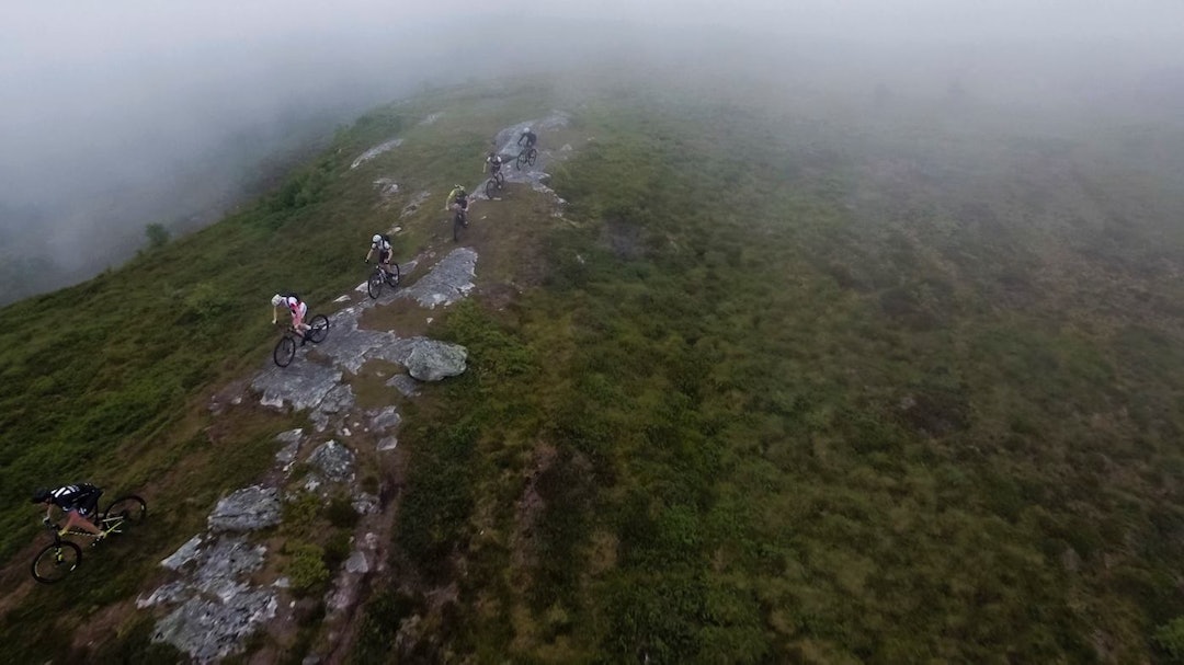 Alle de fire etappene får markert ulik profil. Her fra maratonetappen i Sykkylven. Foto: Nordic Escape Nordic Escape Test Ride 2017 Sykkylven - Foto Nordic Escape 1400x788