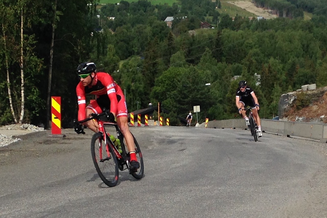 STERK for andre dag på rad: Vidar Mehl fulgte opp gårsdagens maktoppvisning til Storefjell med nok en etappeseier på siste etappe i Tour de Hallingdal. Foto: Ingeborg Scheve STERK for andre dag på rad: Vidar Mehl fulgte opp gårsdagens maktoppvisning til Storefjell med nok en etappeseier på siste etappe i Tour de Hallingdal. Foto: Ingeborg Scheve