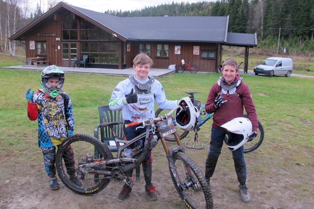 Elias Stubergh, Oliver Bakke Berntsen og Waldemar Huss tok pallen i juniorklassen. Foto: Petter Wilhelmsen Elias Stuberg - Oliver Bakke Berntsen - Waldemar Huss - juniors 1400x933