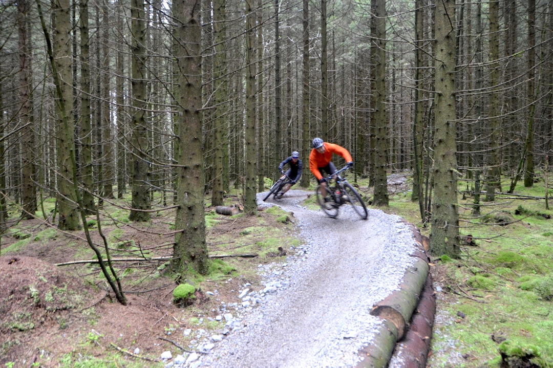 Terrengavdelingen får gode tilbakemeldinger på løypene i Njå Bike Park. Mer er i gjære. Foto: Bjørn Kjetil Aanensen Njå Bike Park Sweet Dreams -Thomas Nærland og Bjørn Kjetil Aanensen - Foto Elisabeth Aanensen 1400x933