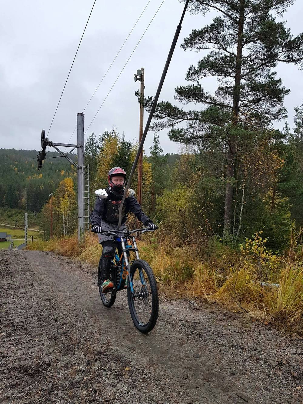 Heisen fikset alle. Foto: Hanne Holmstrøm Karlsen Heisen er ingen kunst Foto Hanne Holmstrøm Karlsen 1000x