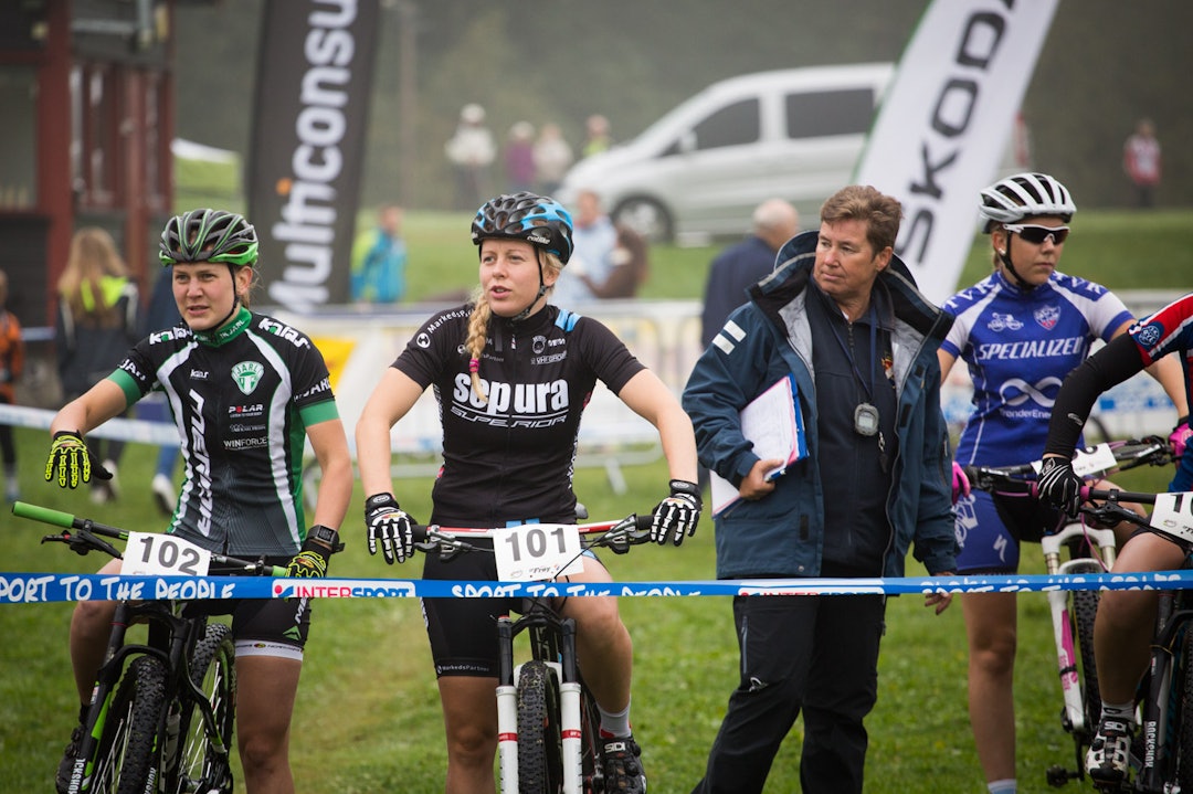 DAMESTART: Deretter fulgte damer senior. (foto: Snorre Veggan) norgescup-5601a