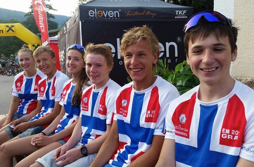 Matcher seg tidlig på eget initiativ: (fra venstre) Thea Siggerud, Anders Johannessen, Tuva Siggerud, Jørgen Anmarkrud, Tobias Johannessen og Gabriel Slinger deltok på ungdoms-EM i Østerrike i fjor sommer for å få smake på internasjonalt nivå. Foto: Bjørn Slinger Thea Siggerud Anders Johannessen Tuva Siggerud Jørgen Annmarkrud Tobias Johannessen Gabriel Slinger EM AUT 2015 - Privat 1400x924