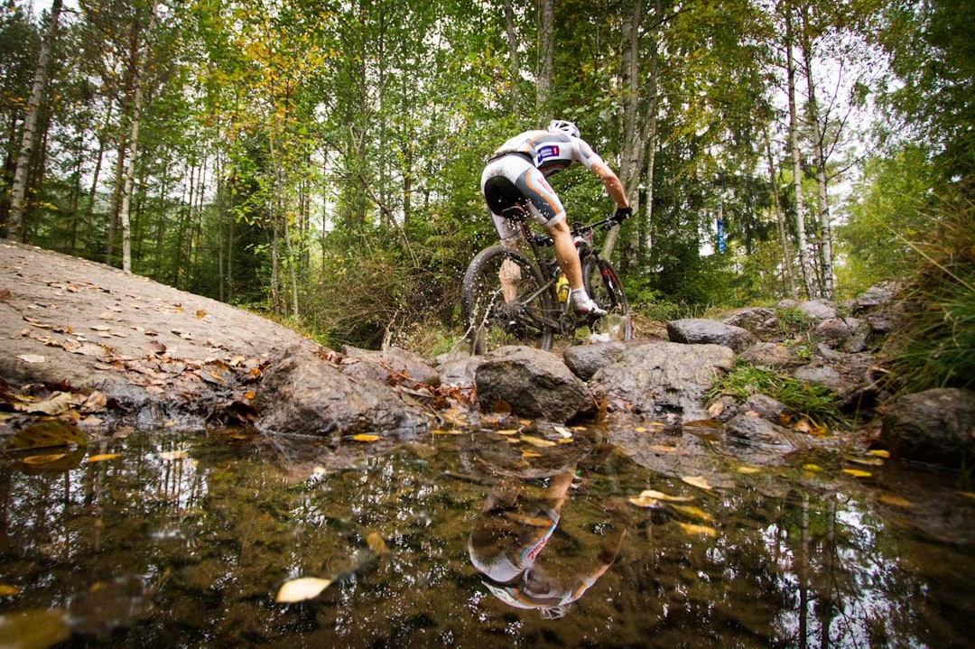 SPEILBILDE: Flere mindre bekker og smågrøfter ble passert underveis. (foto: Snorre Veggan) norgescup-8691a
