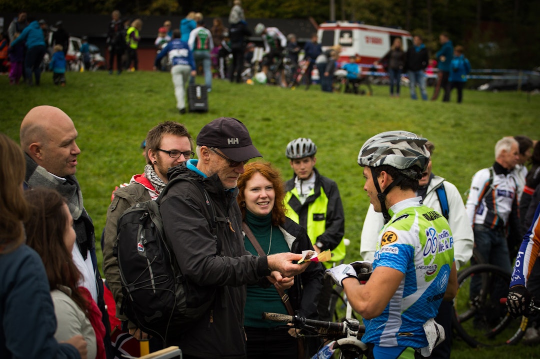 SUPPORTERE: Det satte brasilianerens norske støtteapparat stor pris på. (foto: Snorre Veggan) norgescup-6339a