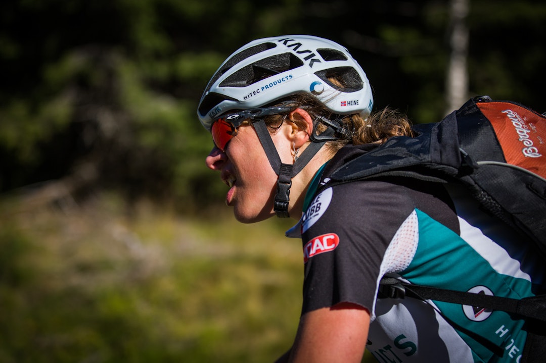 PÅ FELGEN: En annen som sleit i Rosinbakken var Vita Heine fra Bergen CK / Hitec products. Men hun tok et solid magadrag for å hente inn de foran igjen. (foto: Snorre Veggan) birken2015-1123a