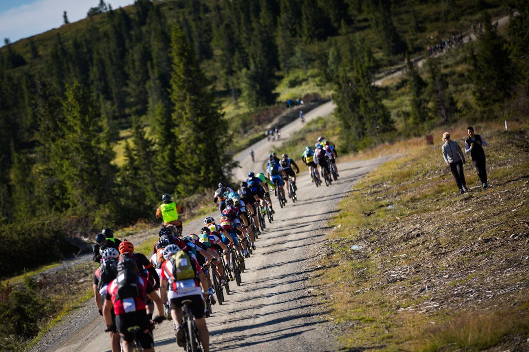 OPPOVER: Før flere stigninger ventet. (foto: Snorre Veggan) birken2015-1191a