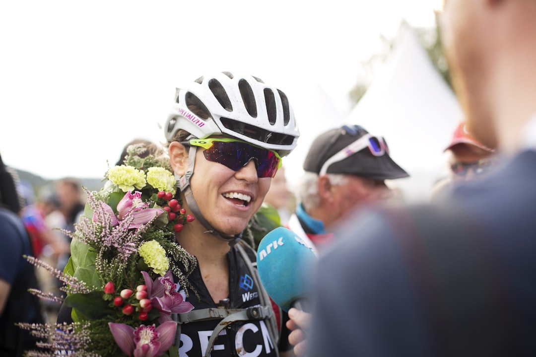 KRANS OG INTERVJU: Dermed var det Kleinhans som fikk seierskrans og ble intervjuet først. (foto: Kristoffer H. Kippernes) _C2A2123