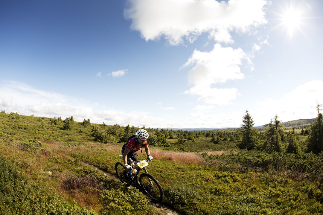FLYT: Selv om det var mye stein underveis i løypa, så var det også mange partier med fin flyt. Her gir Odd Erik Farstad gass. (foto: Kristoffer H. Kippernes) _C2A1441