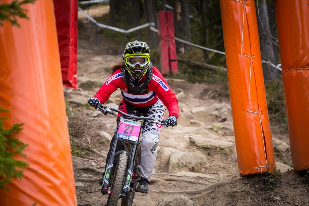 EN AV TO: Helene Thon Moland var den ene av Norges to deltakere i damefinalen. Med startnummer 27 endte hun på en fin 21. plass. (foto: Snorre Veggan) utforVM-4246a