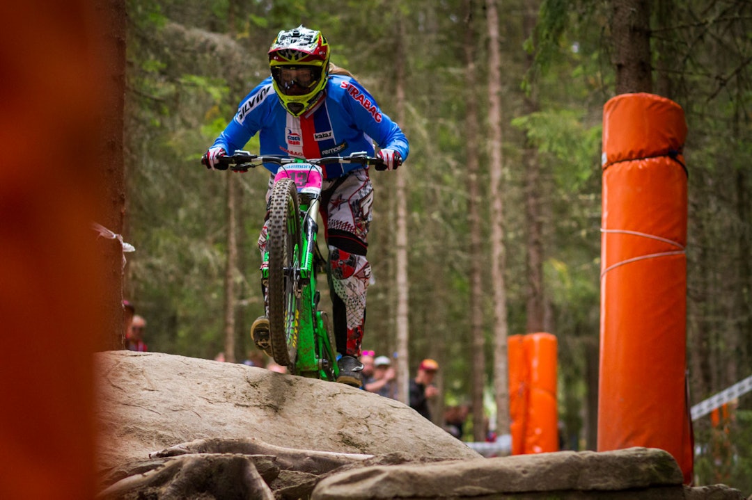 HØYEST FART: Tsjekkiske Jana Bartova hadde den høyeste farten på fartsmålingen med 75 km/t. Resten av kjøringen var imidlertid ikke like bra og hun ble nummer 13. (foto: Snorre Veggan) utforVM-7890a