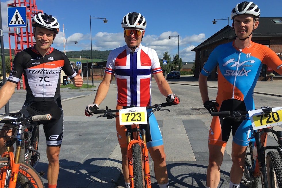 Ole Hem (til venstre), Emil Hasund Eid og Fredrik Haraldseth utgjorde sammenlagtpallen i Trans-Østerdalen 3-dagers 2020. Foto: Ingeborg Scheve Ole Hem, Emil Hasund Eid og Fredrik Haraldseth utgjorde sammenlagtpallen i Trans-Østerdalen 3-dagers 2020